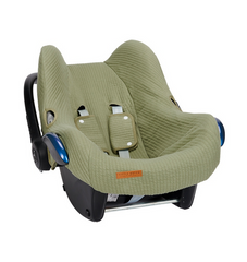 Babyschalenbezug Pure Olive in Olivgrün aus hochwertigem Baumwollmischgewebe für Maxi-Cosi Babyschalen. Weich, atmungsaktiv, feuchtigkeitsabsorbierend und waschbar – stilvolles Babyschalenzubehör von Schmatzepuffer aus Bocholt.