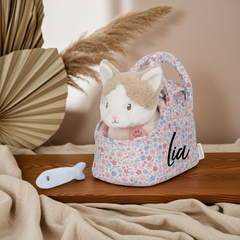 Personalisierte Little Dutch Kuscheltier-Katze Marley in geblümter Tragetasche mit Name