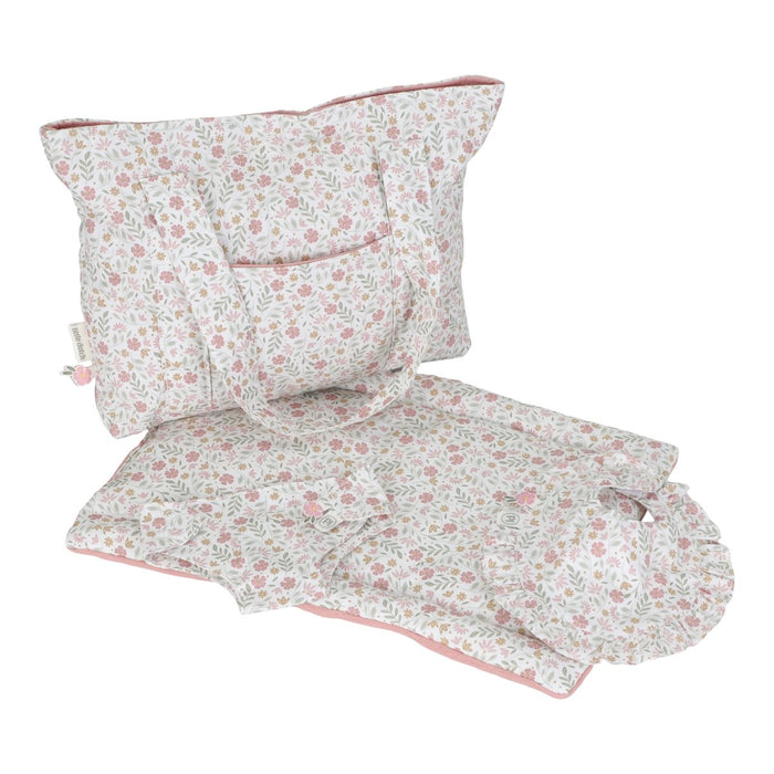 Puppenwickeltasche Soft Flowers geöffnet mit Zubehör für Babypuppen