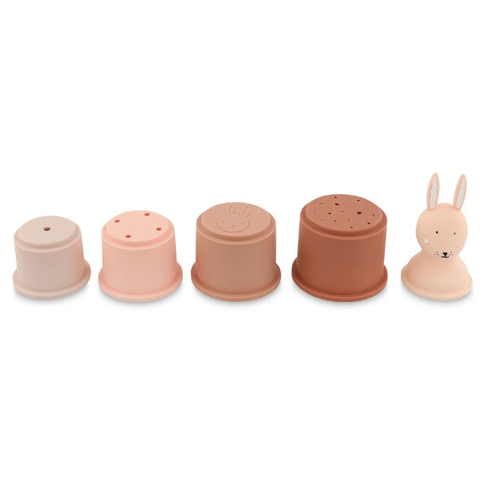 Rosa Trixie Stapelbecher Frau Hase – 5-teiliges Silikon-Spielset für Badewanne, Wasser und kreatives Stapeln