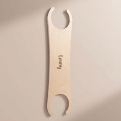 Personalisiertes tiSsi Balance Board aus Holz mit Name für Kinder, ideal für Balance, Motorik und kreatives Spielen