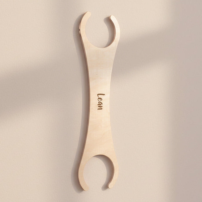 Personalisiertes tiSsi Balance Board schmal aus Holz mit Name für Kinder – Balance und Bewegung