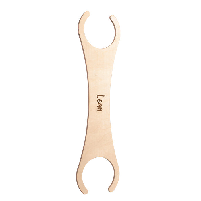 Personalisiertes tiSsi Balance Board schmal aus Holz mit Namen Lean für Kinder zur Förderung von Balance, Motorik und Bewegung